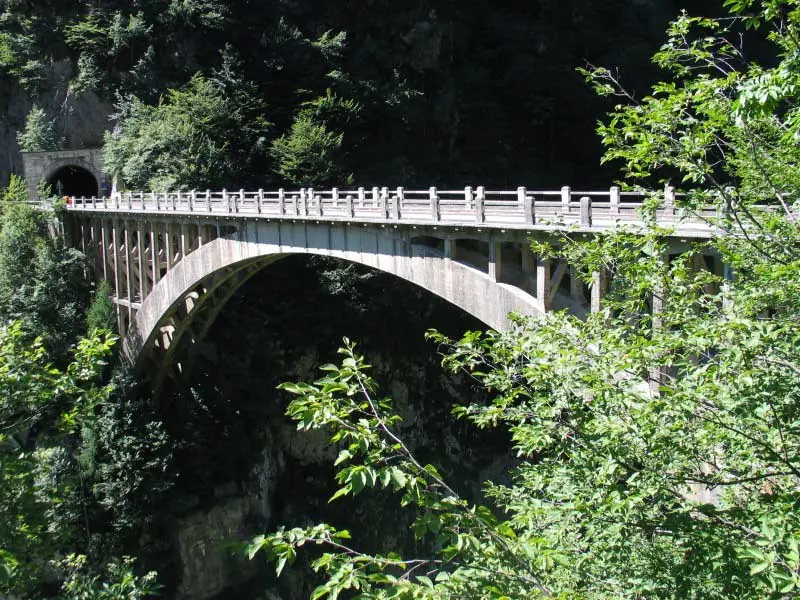 Consolidamento del ponte sul Lumiei